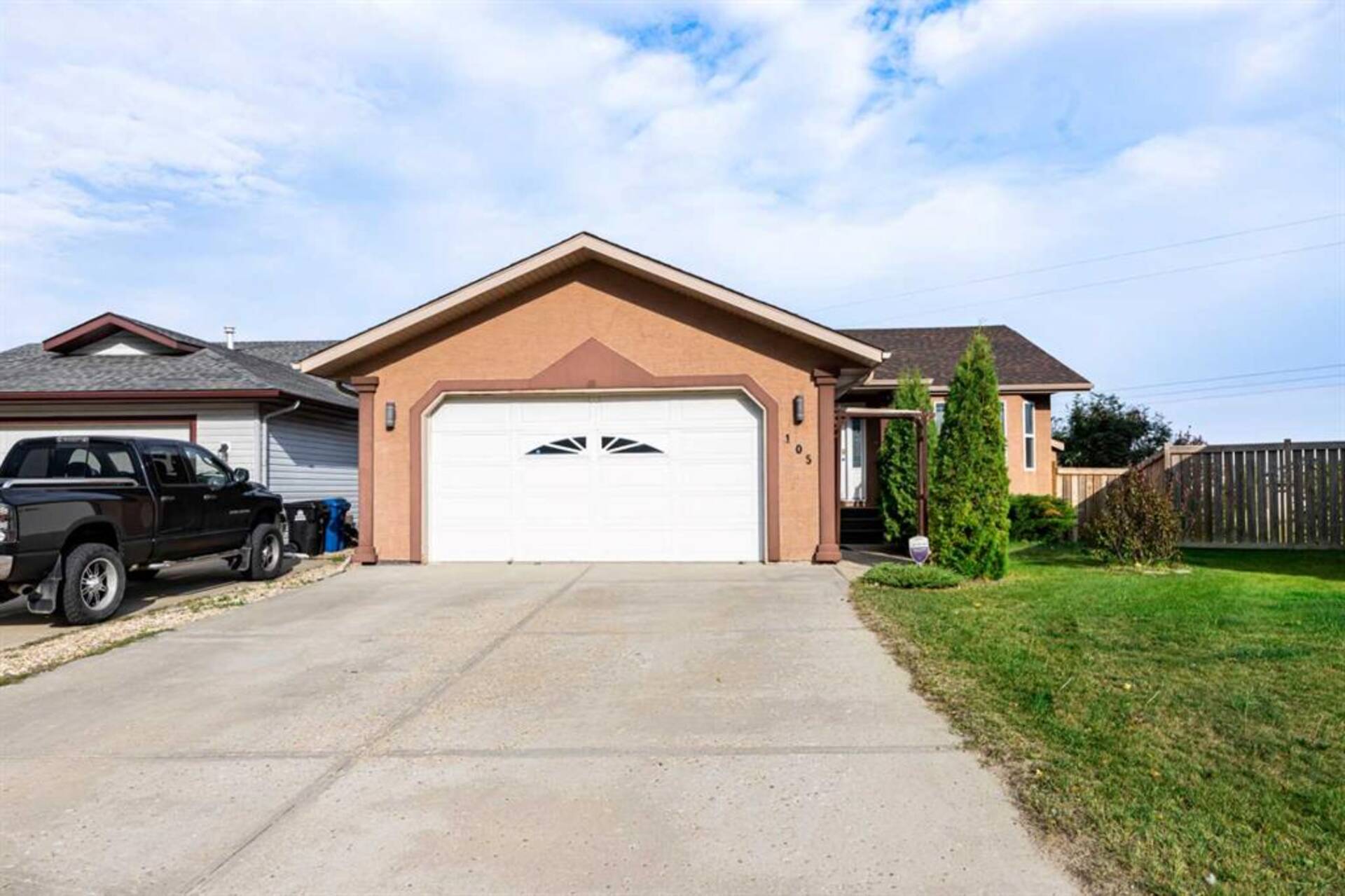 105 Pondside Crescent Blackfalds