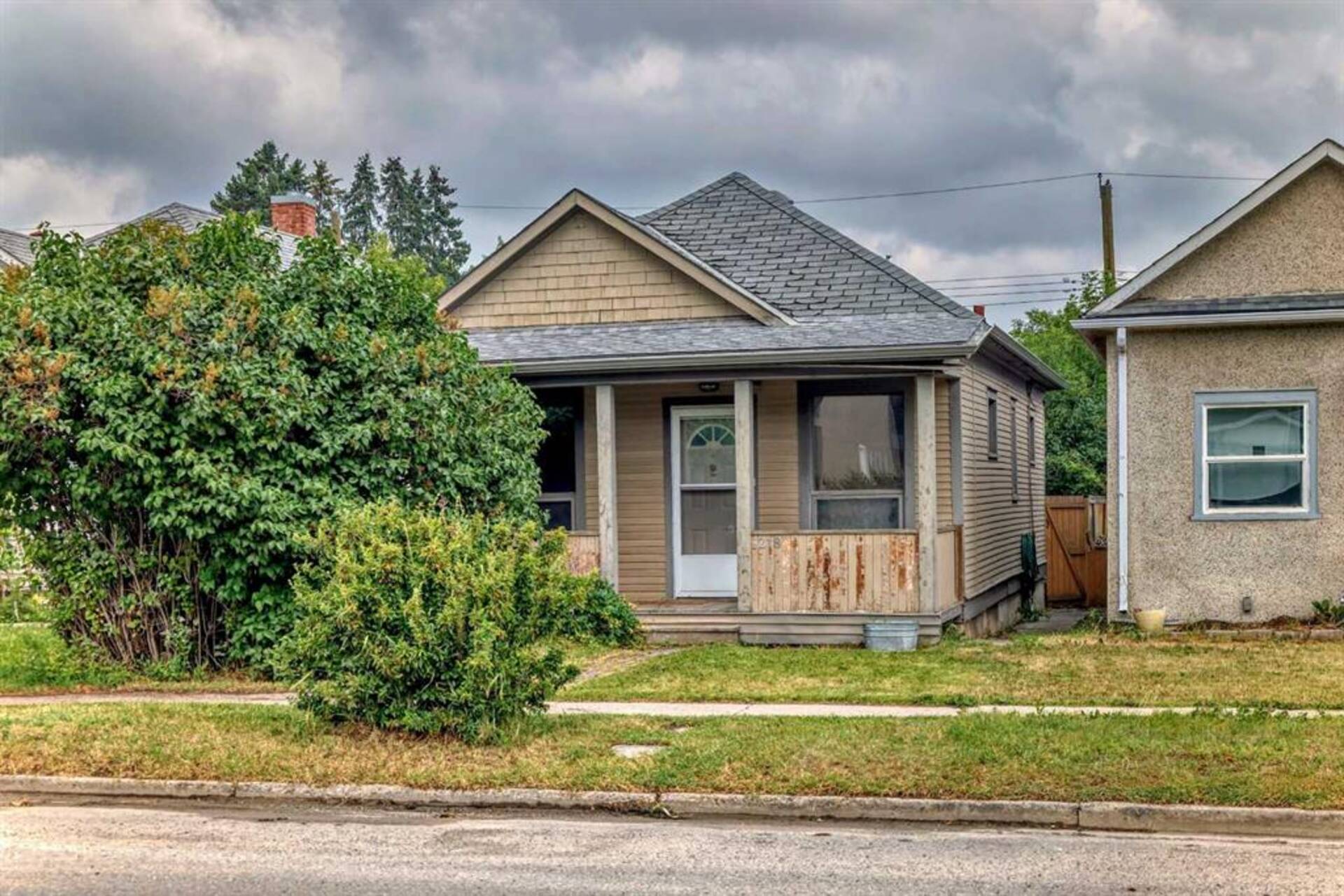 218 20 Avenue NW Calgary