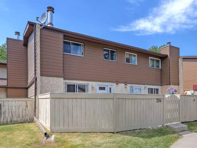 204, 5404 10 Avenue SE Calgary