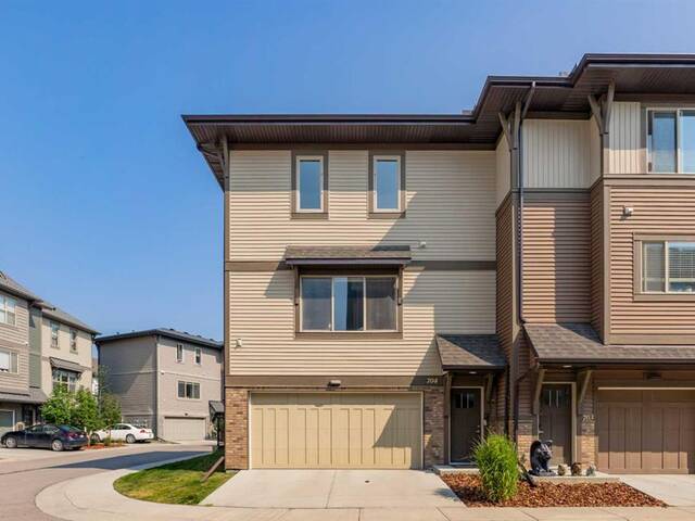 704, 32 Horseshoe Crescent Cochrane