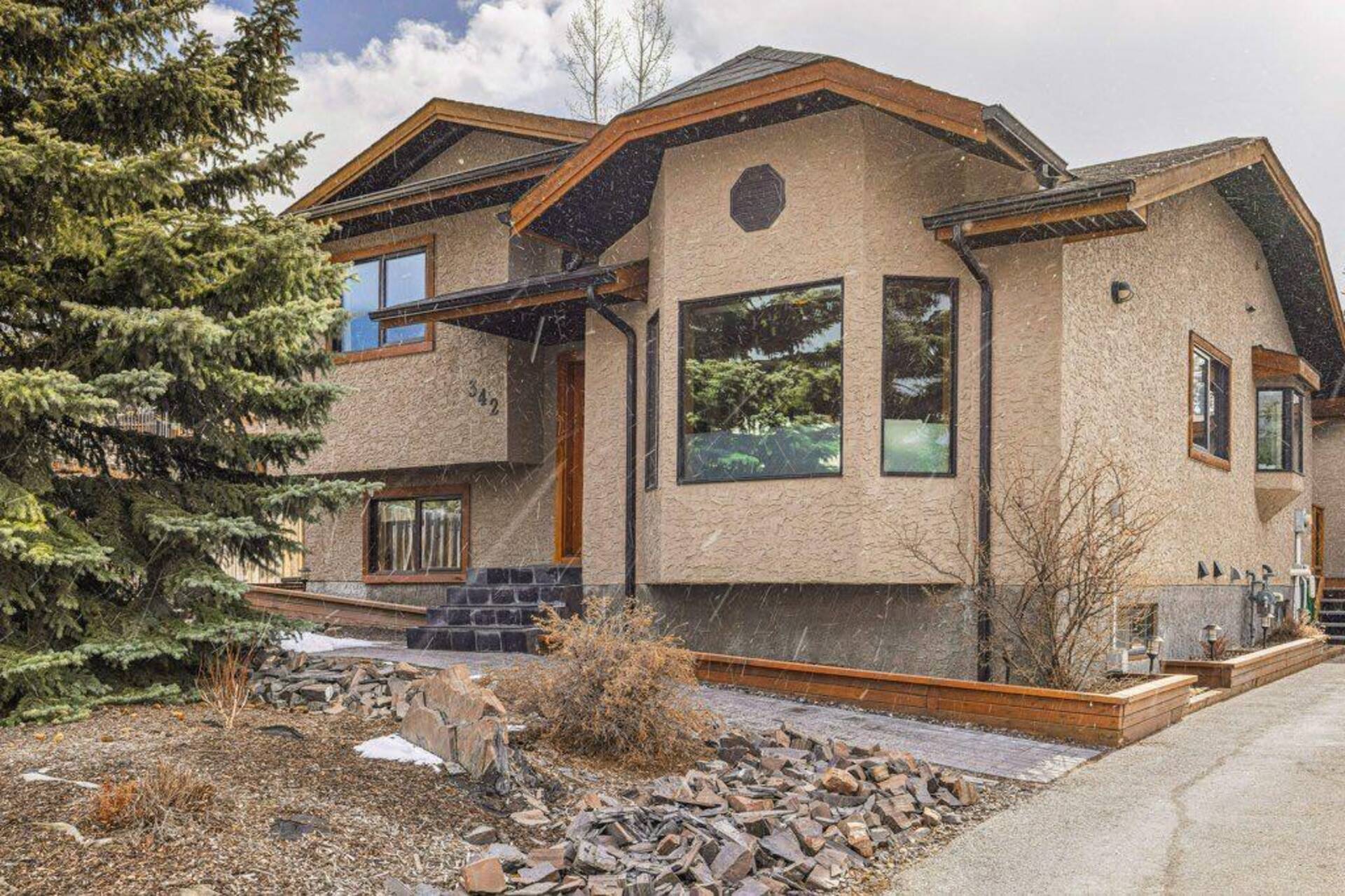 342 Hoodoo Crescent Canmore