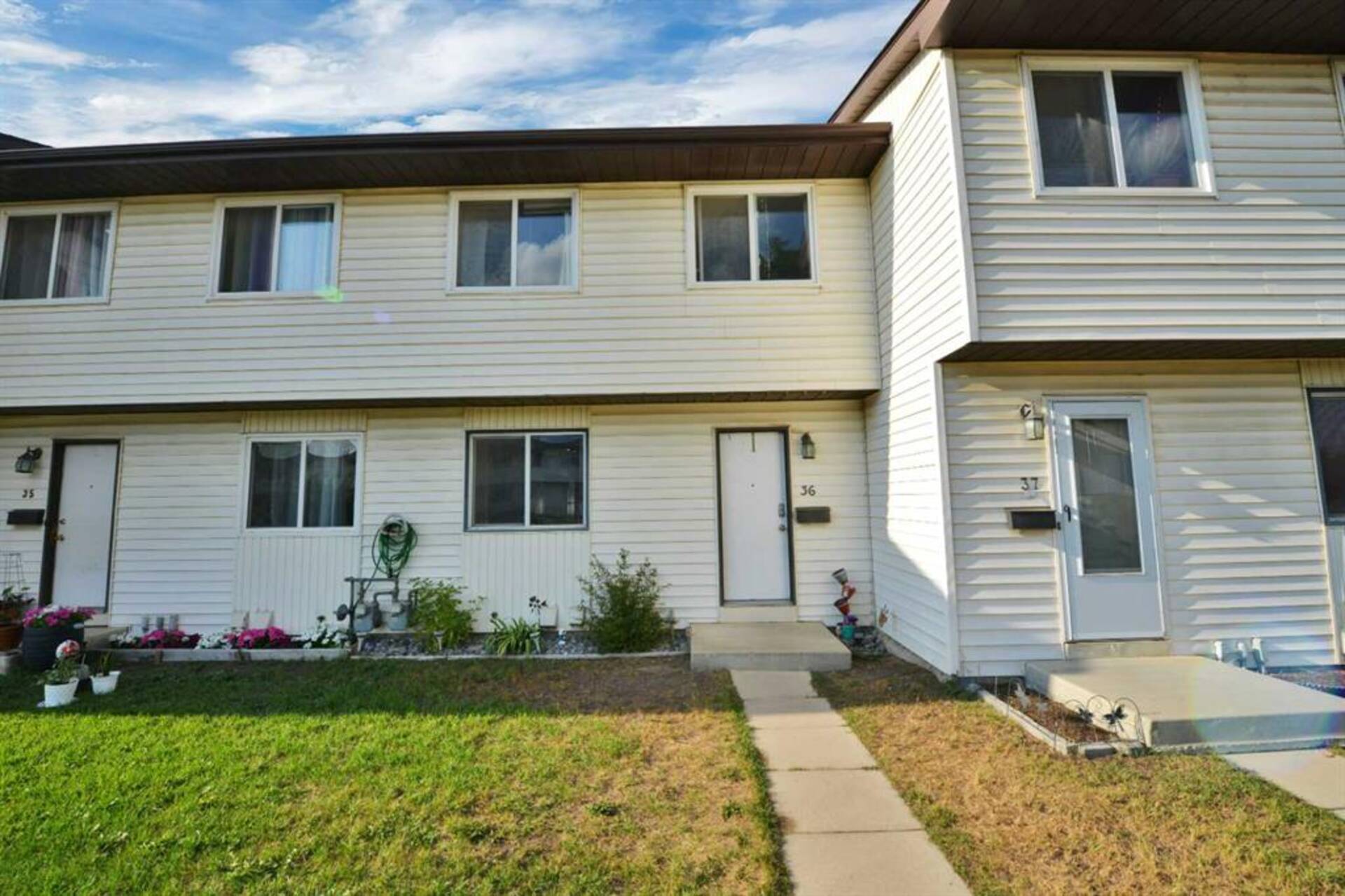 36, 7124 Gray Drive Red Deer