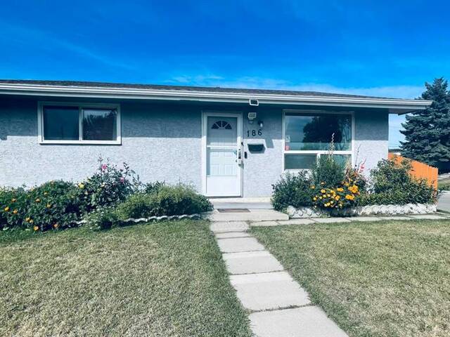 186 Dovercliffe Close SE Calgary