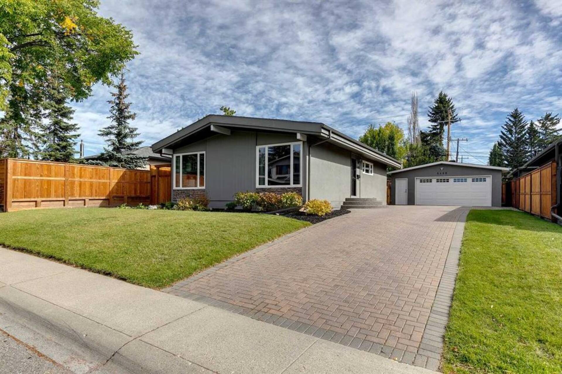 6408 Larkspur Way SW Calgary