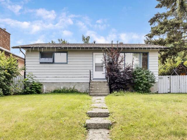 7611 35 Avenue NW Calgary