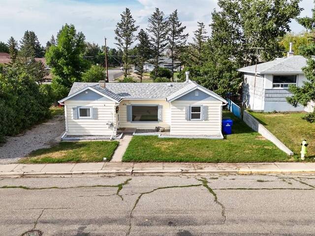 404 49 Avenue E Claresholm