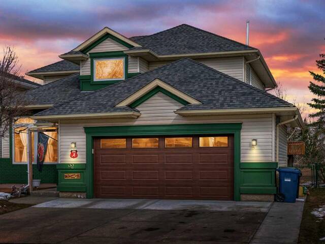 92 Douglas Woods Grove SE Calgary