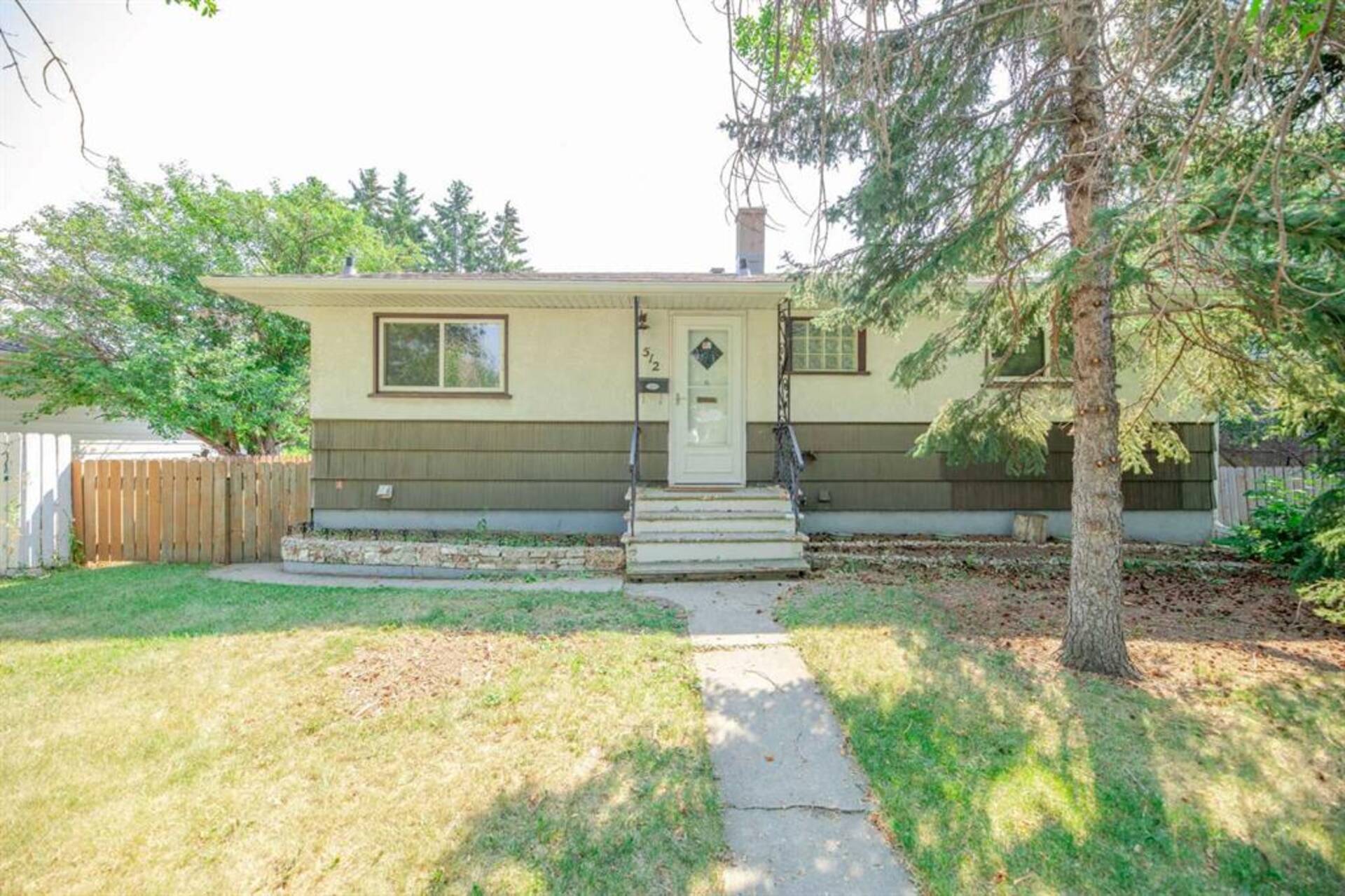 512 Northmount Drive NW Calgary