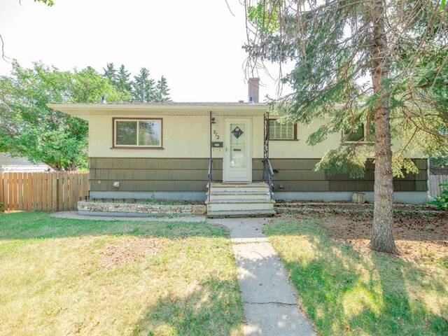 512 Northmount Drive NW Calgary