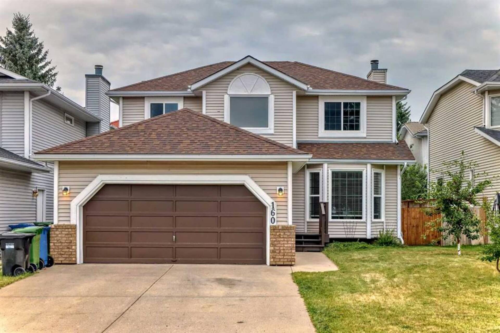 160 Sandringham Close NW Calgary