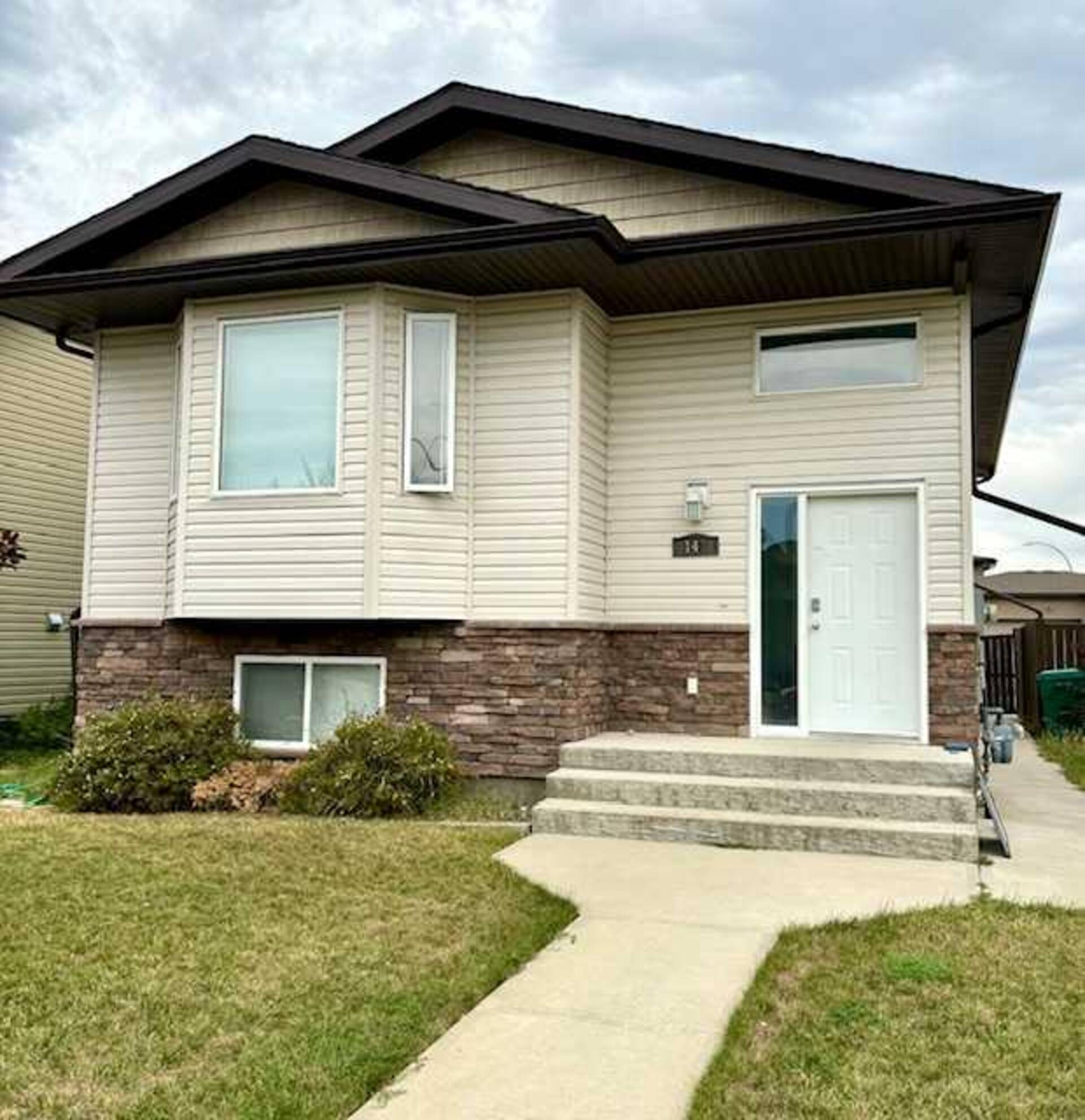 143 Mt Sundance Crescent  W Lethbridge