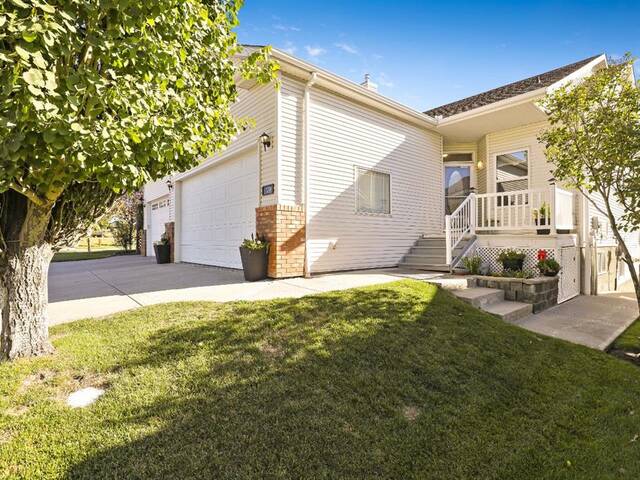 179 SANDSTONE Drive Okotoks