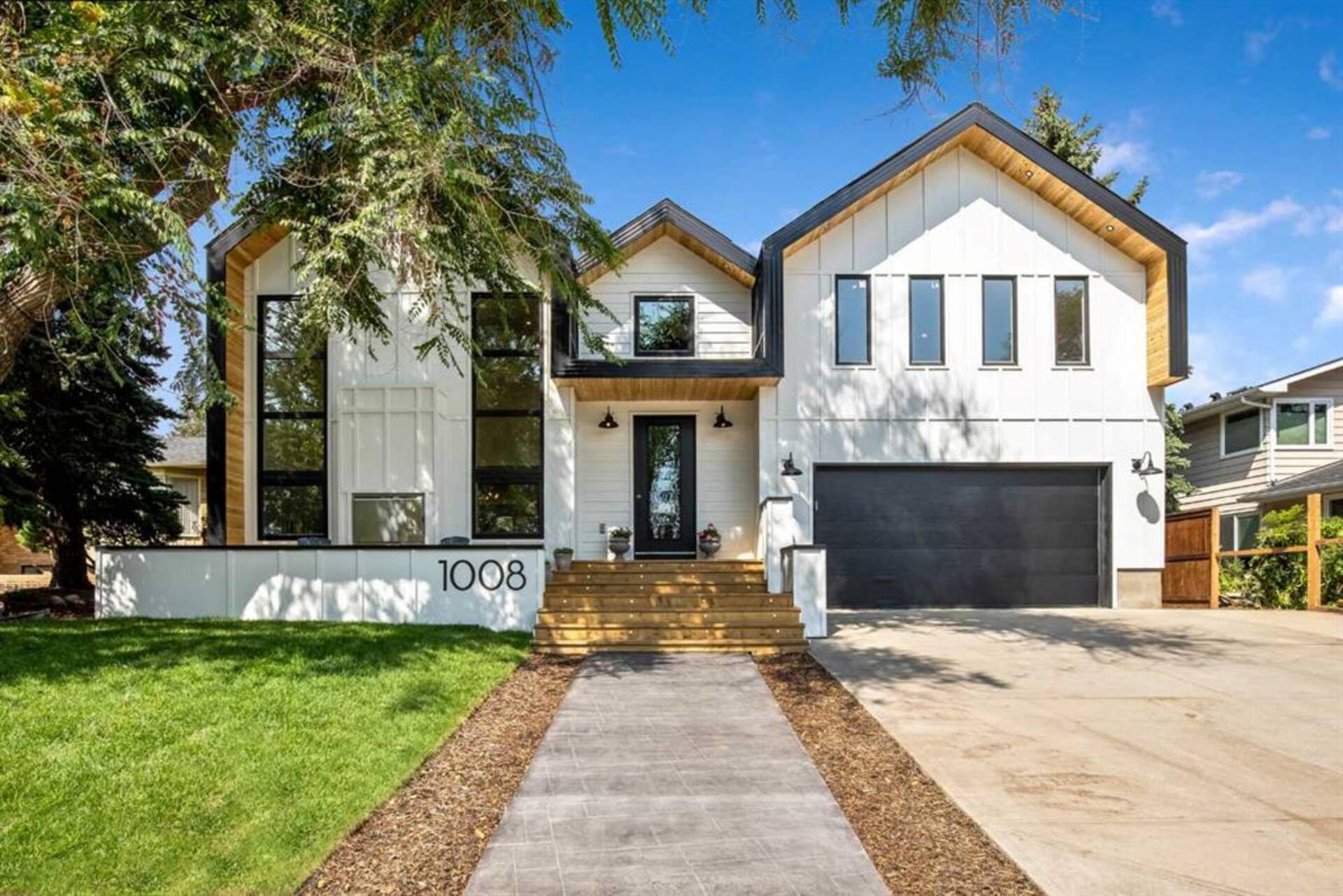 1008 70 Avenue SW Calgary