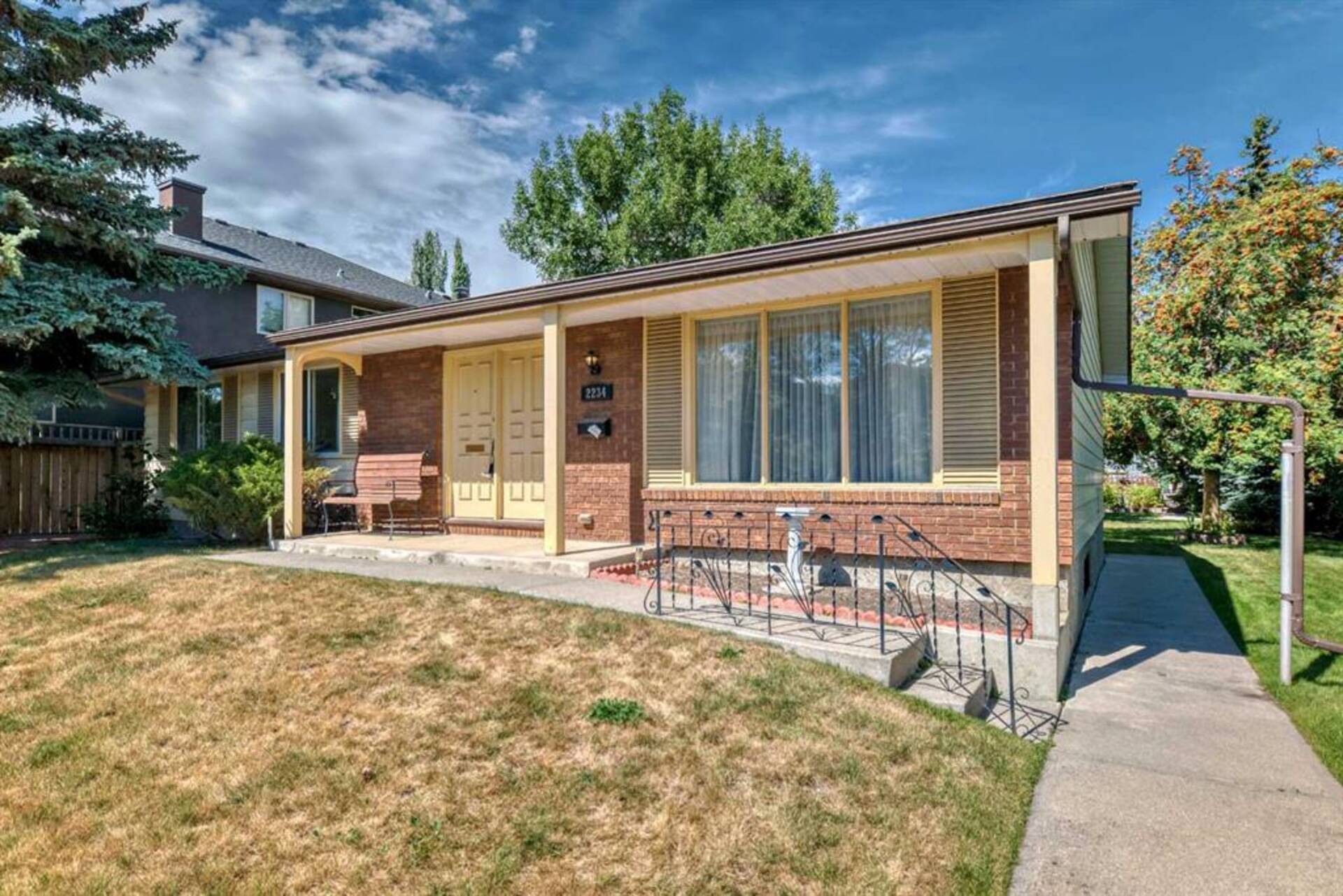 2234 7 Avenue NW Calgary