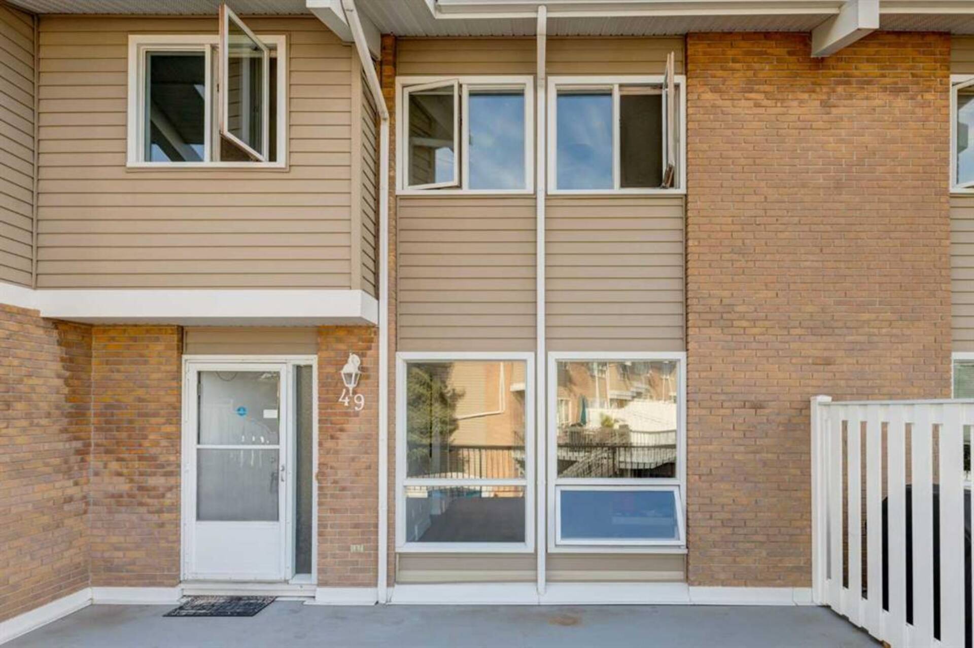 49, 116 Silver Crest Drive NW Calgary