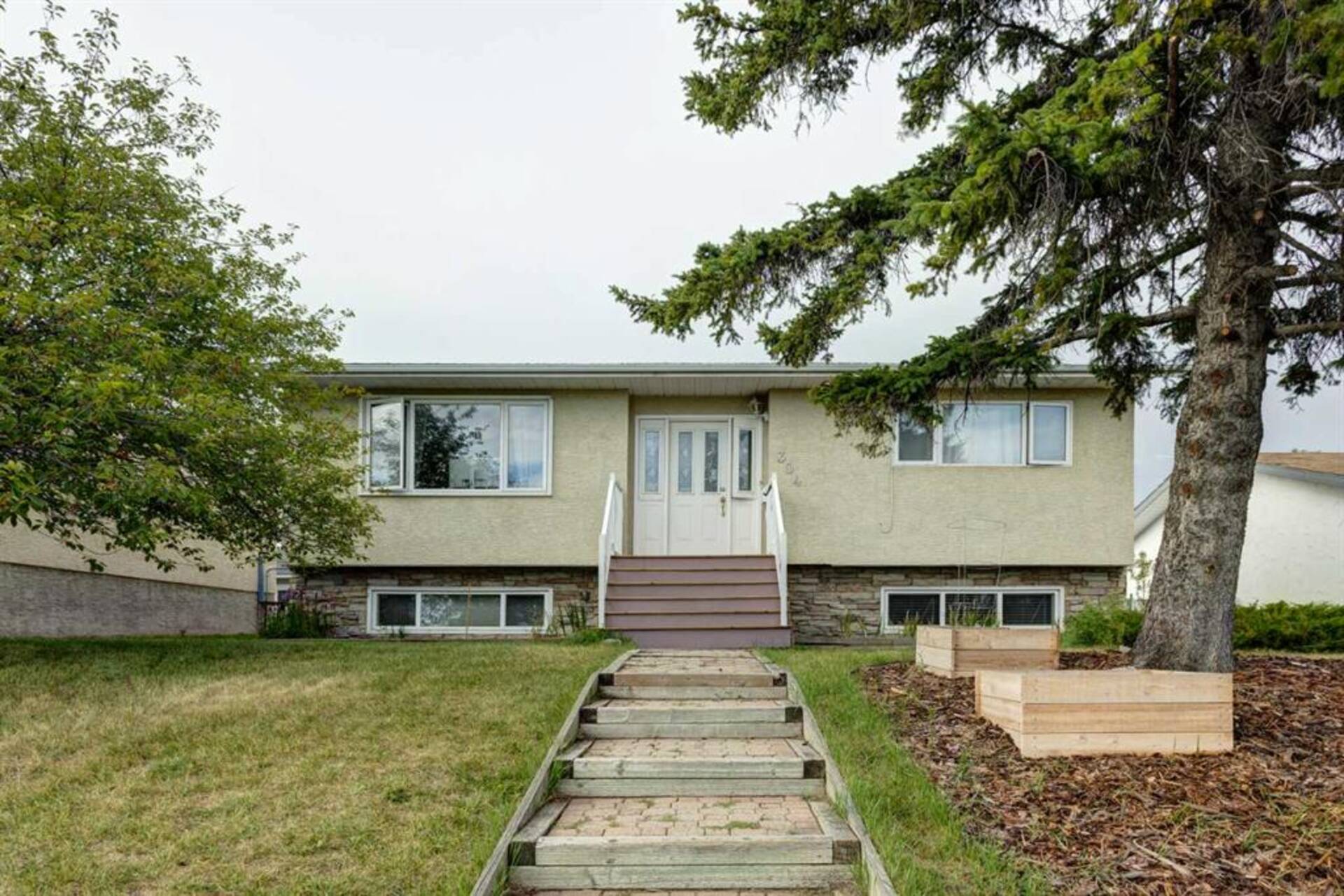 304 Huntridge Road NE Calgary