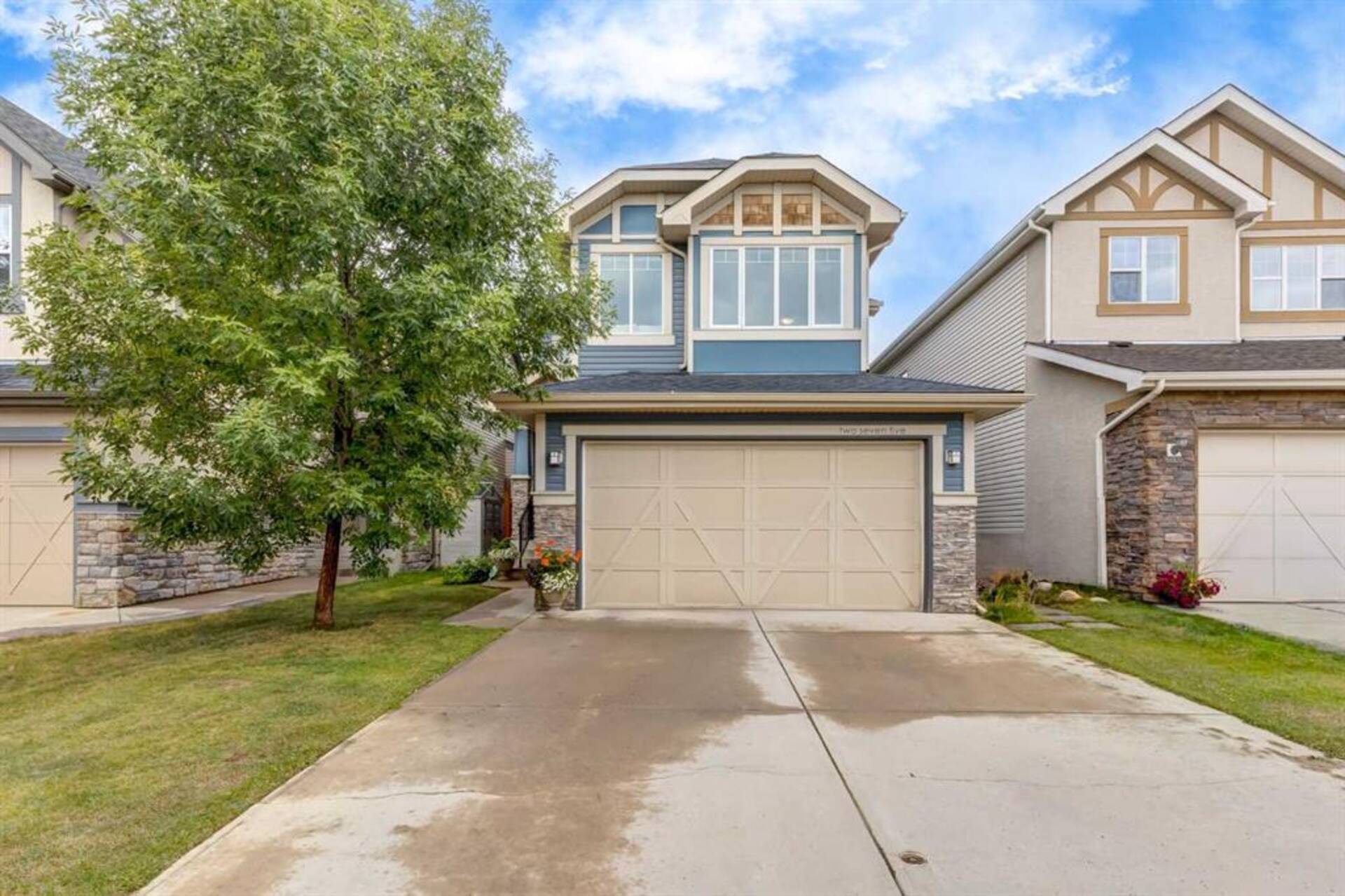 275 Aspen Hills Close SW Calgary