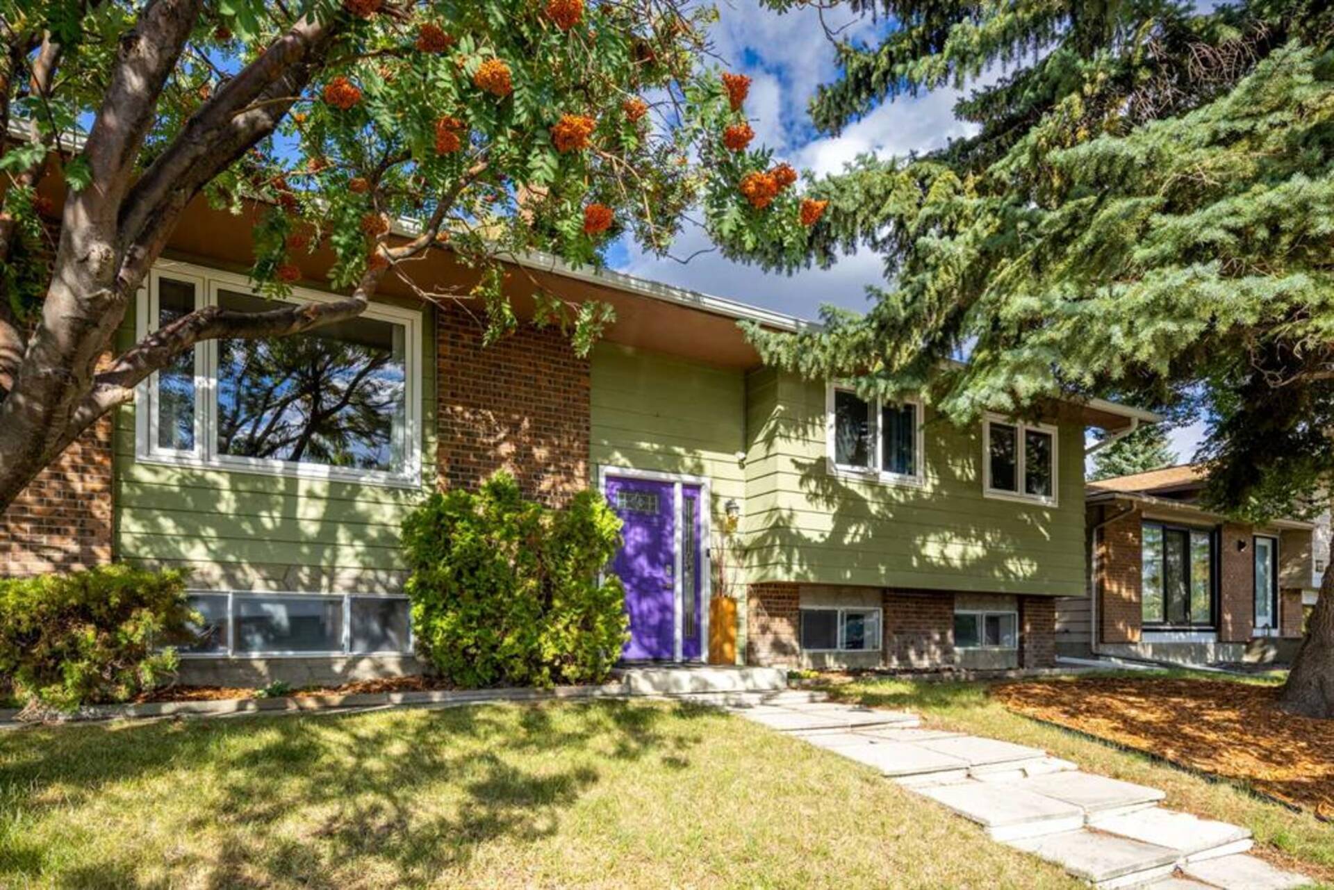 267 Queen Alexandra Road SE Calgary