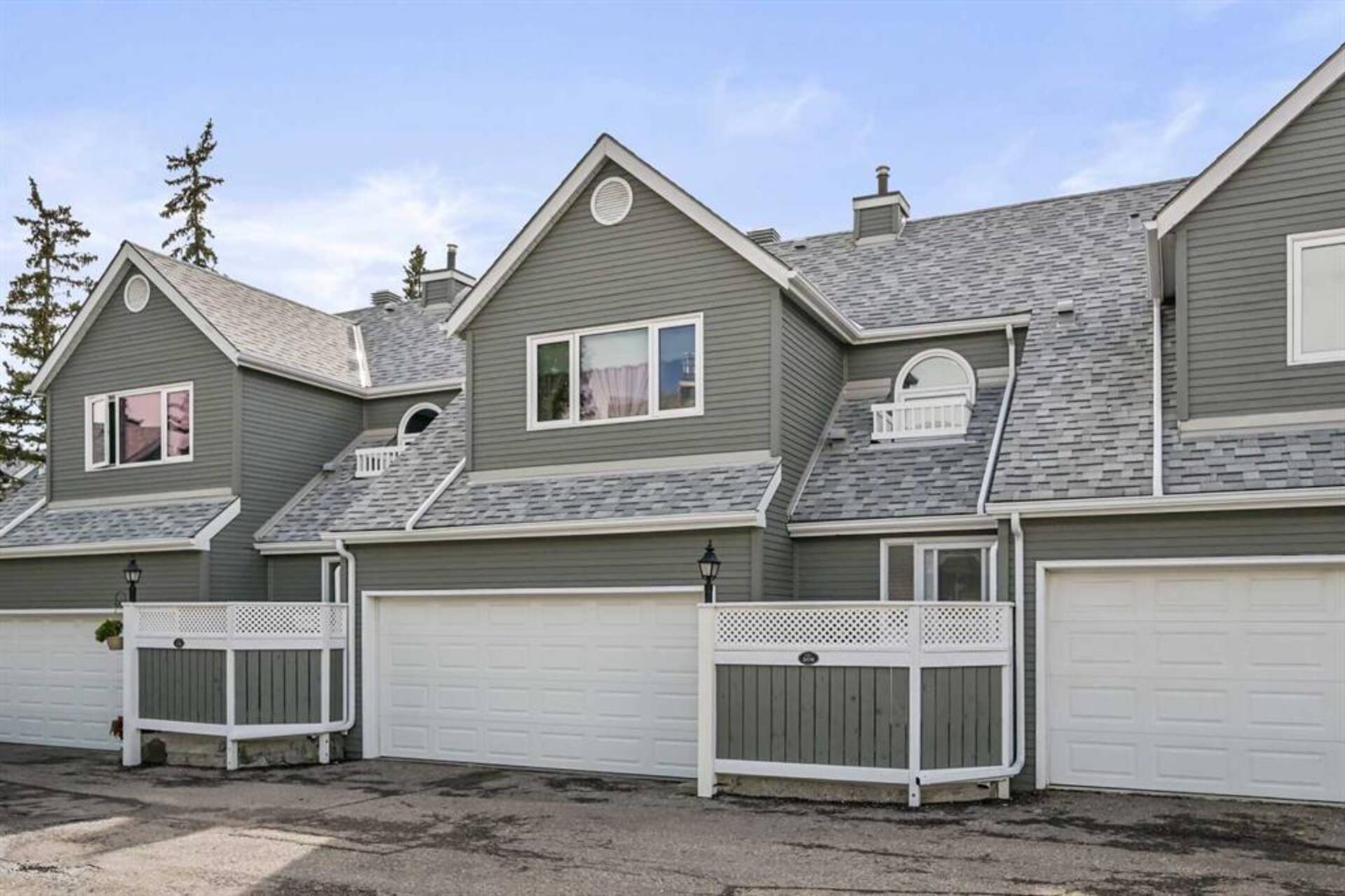 306, 300 Edgedale Drive NW Calgary