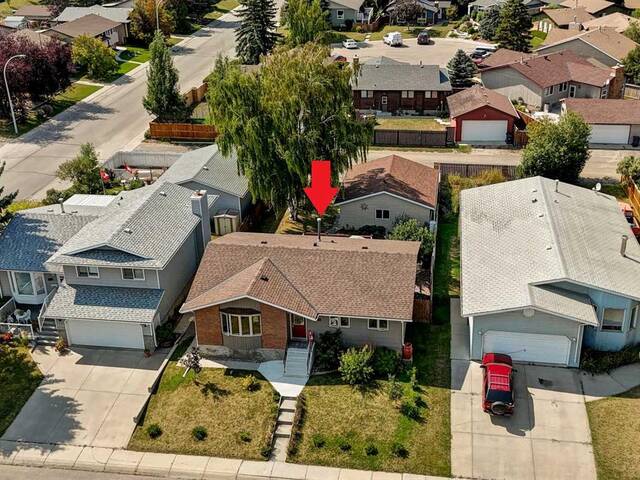 911 9 Street SE High River