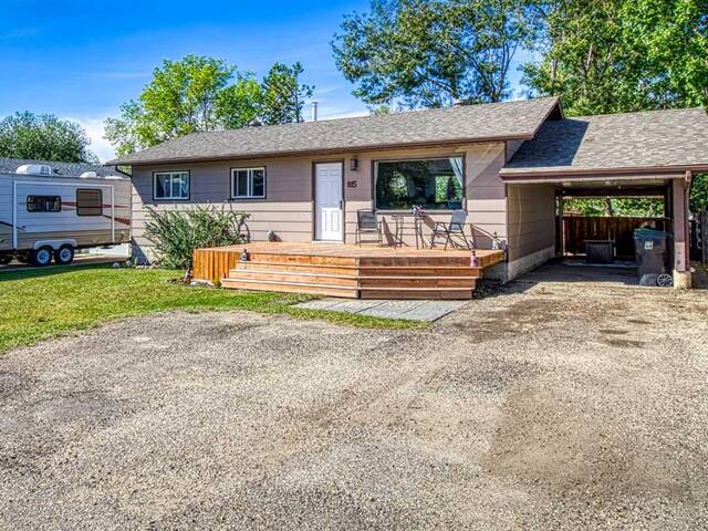 815 Almond Avenue Beaverlodge