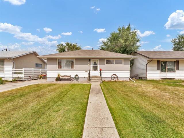 128 14 Street NW Medicine Hat