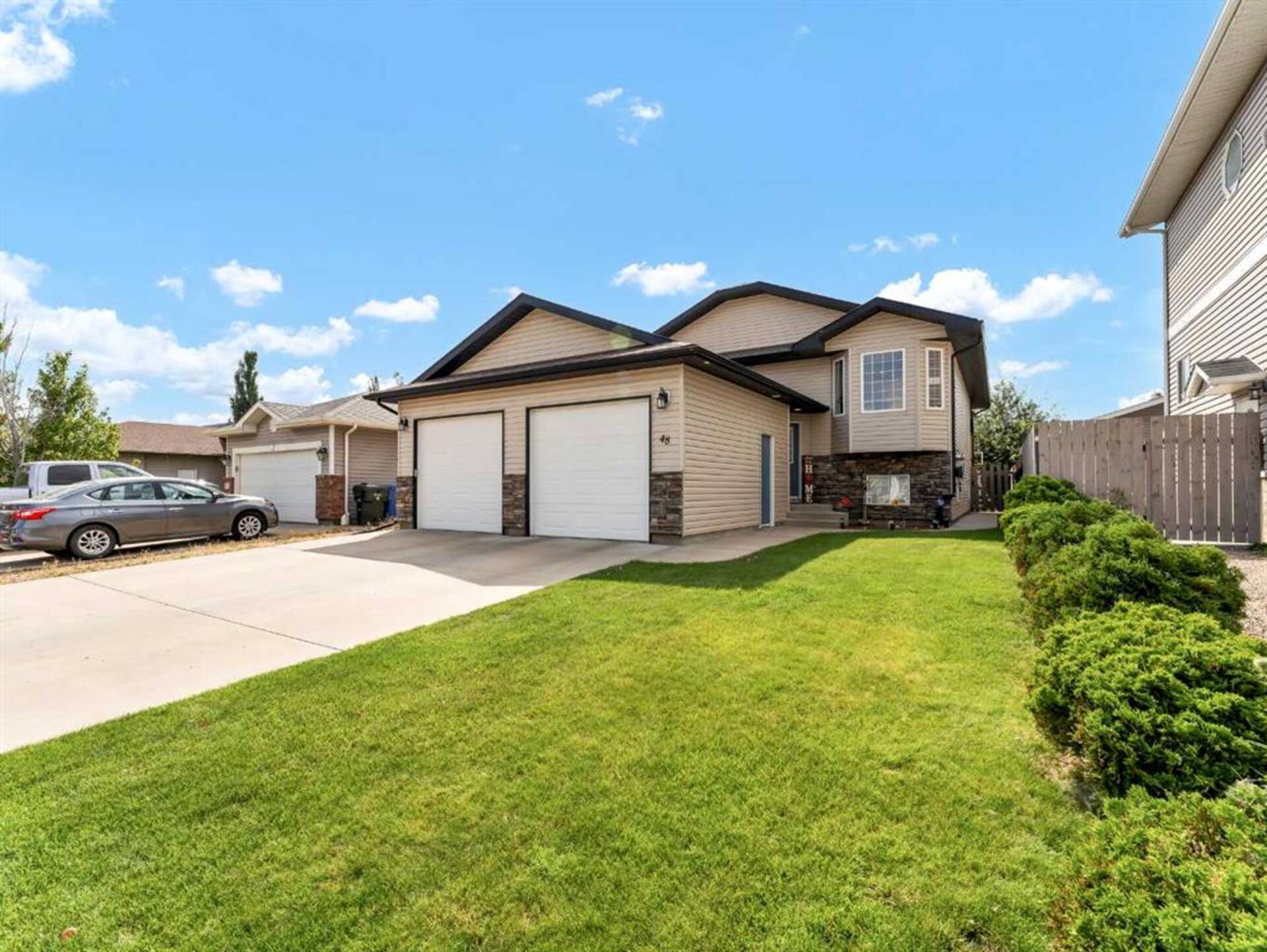 48 Vista Road SE Medicine Hat