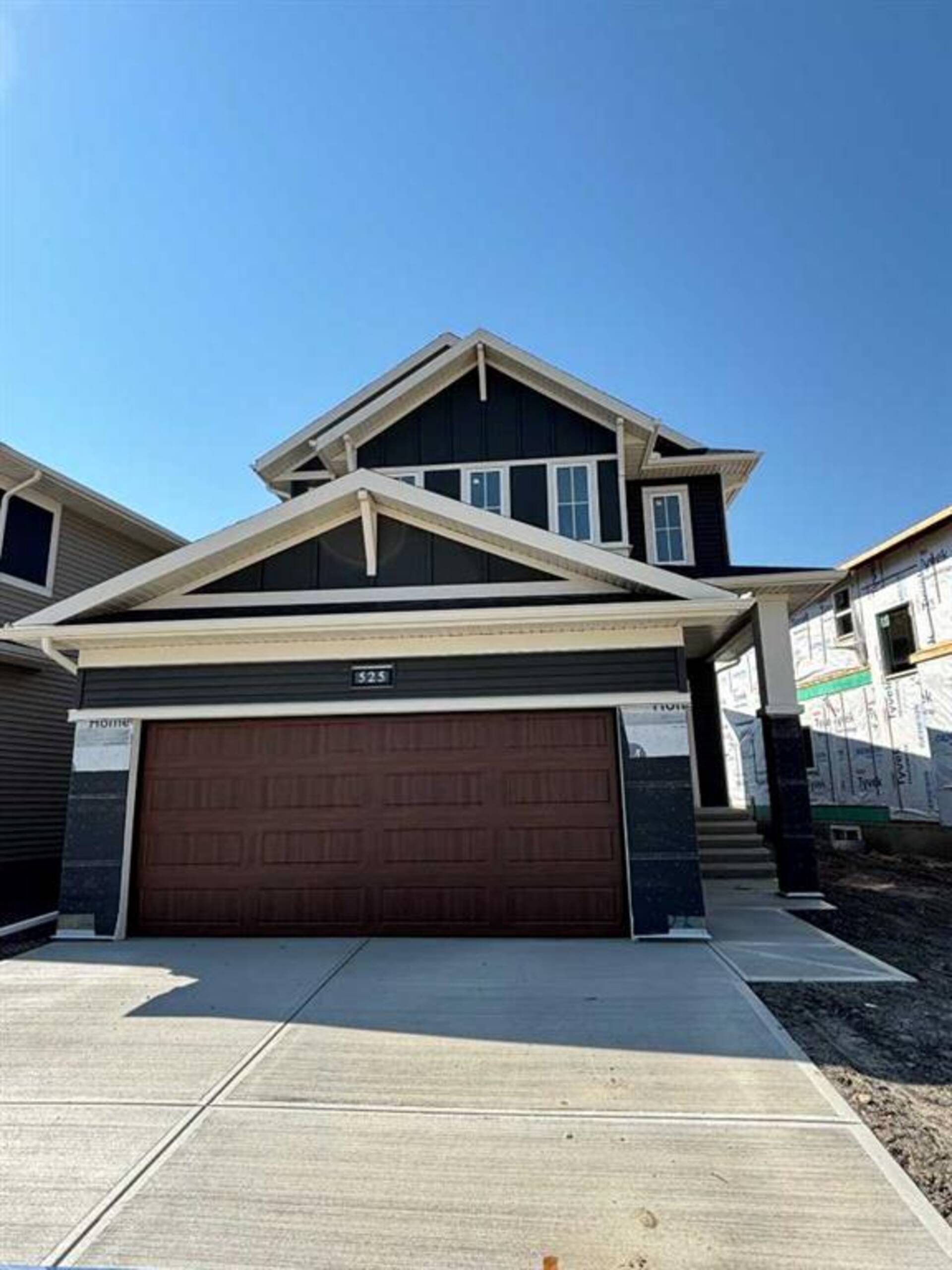 525 Baywater Manor SW Airdrie