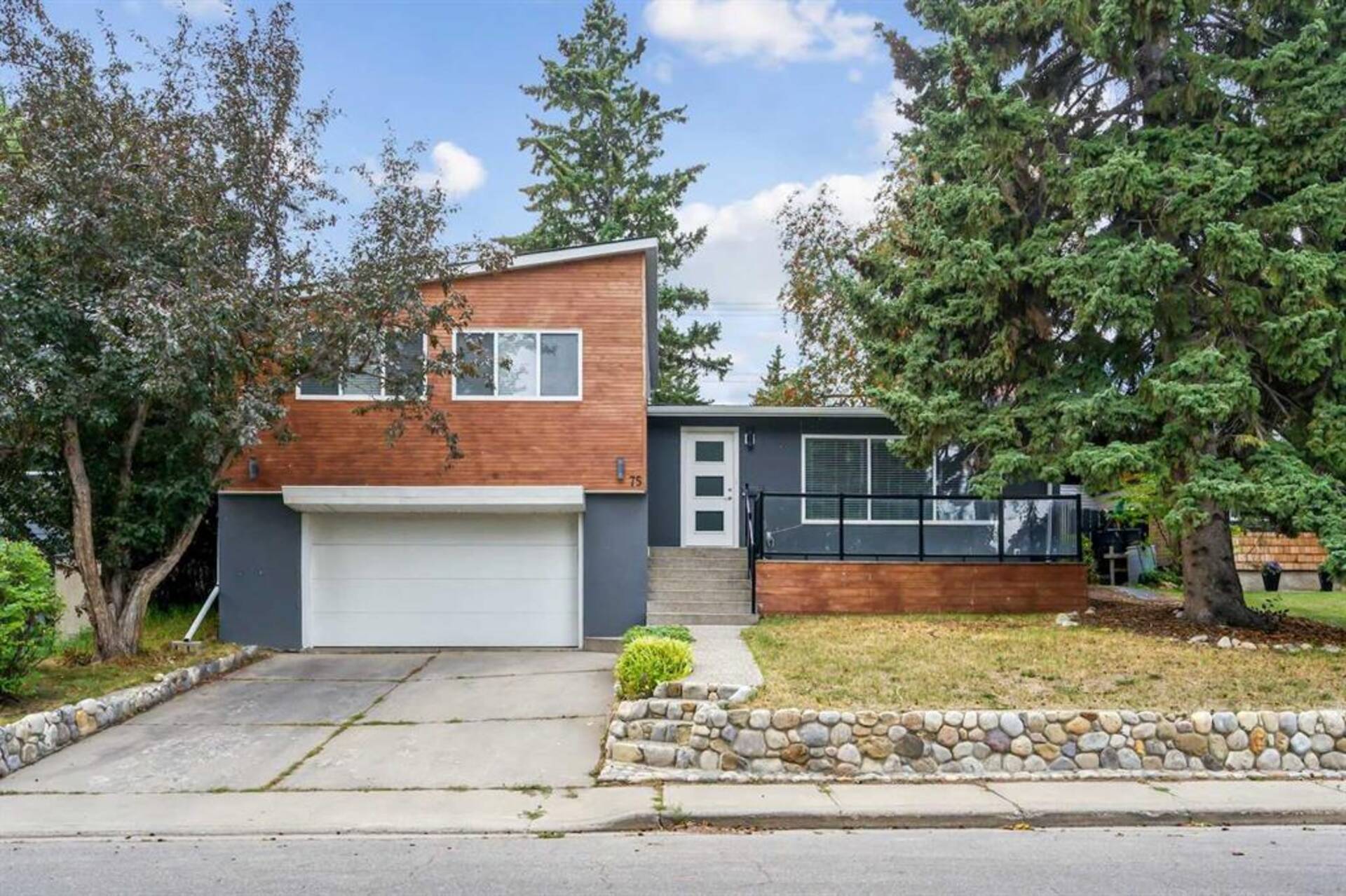 75 Chelsea Street NW Calgary