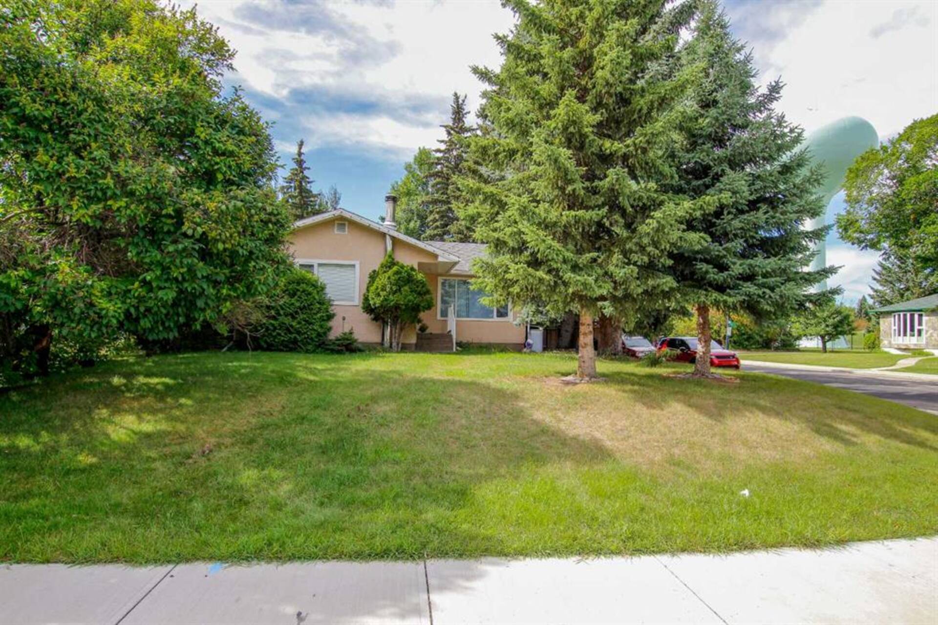 4541 35 StreetCrescent Red Deer