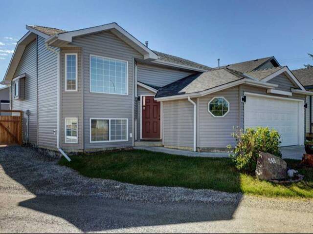 240 SHEEP RIVER Lane Okotoks