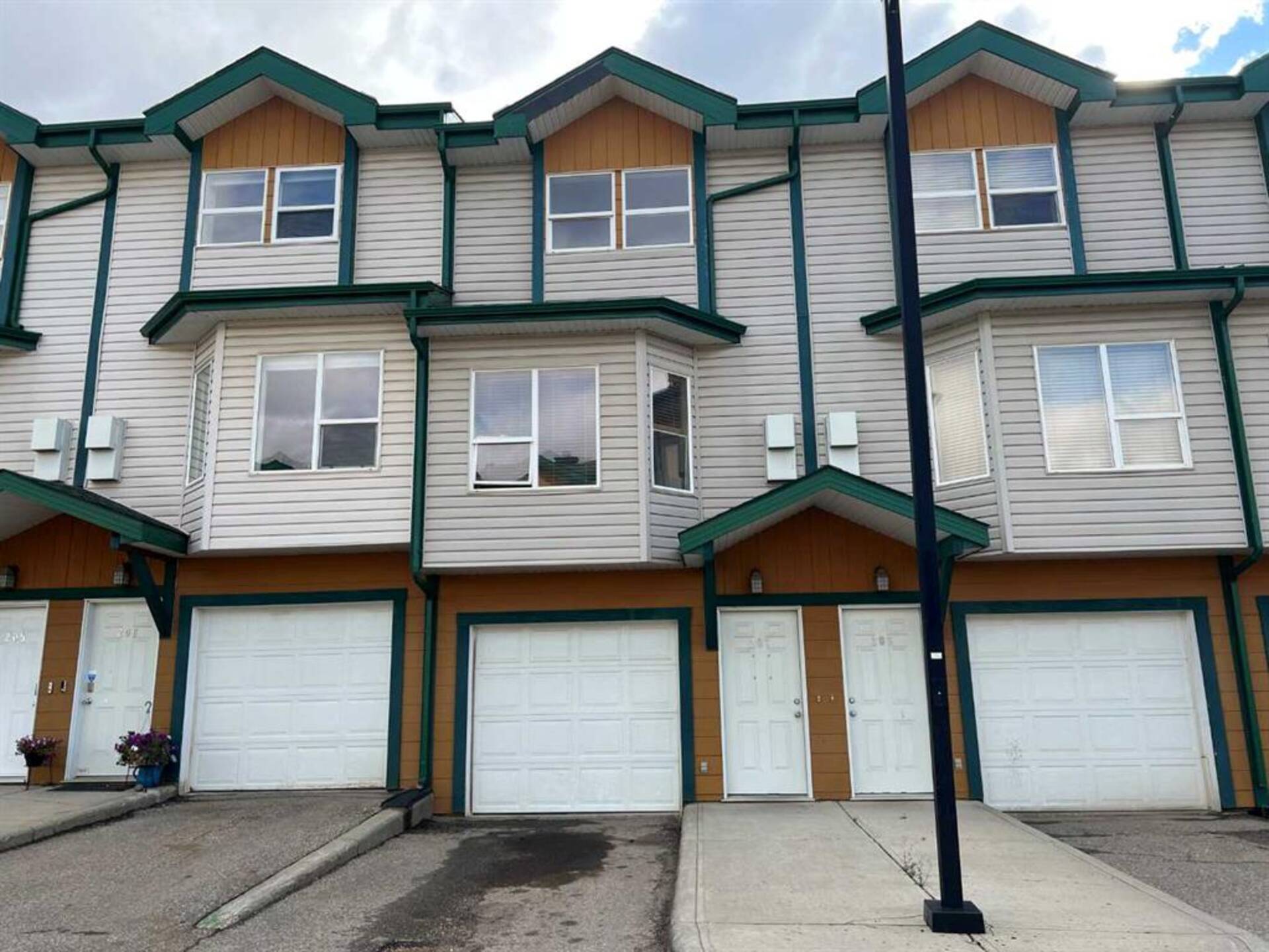 207, 123 Arabian Drive Fort McMurray