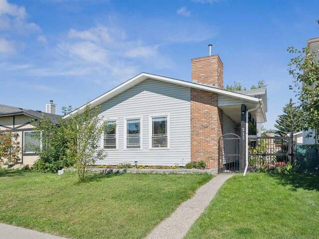 215 Shawcliffe Circle SW Calgary