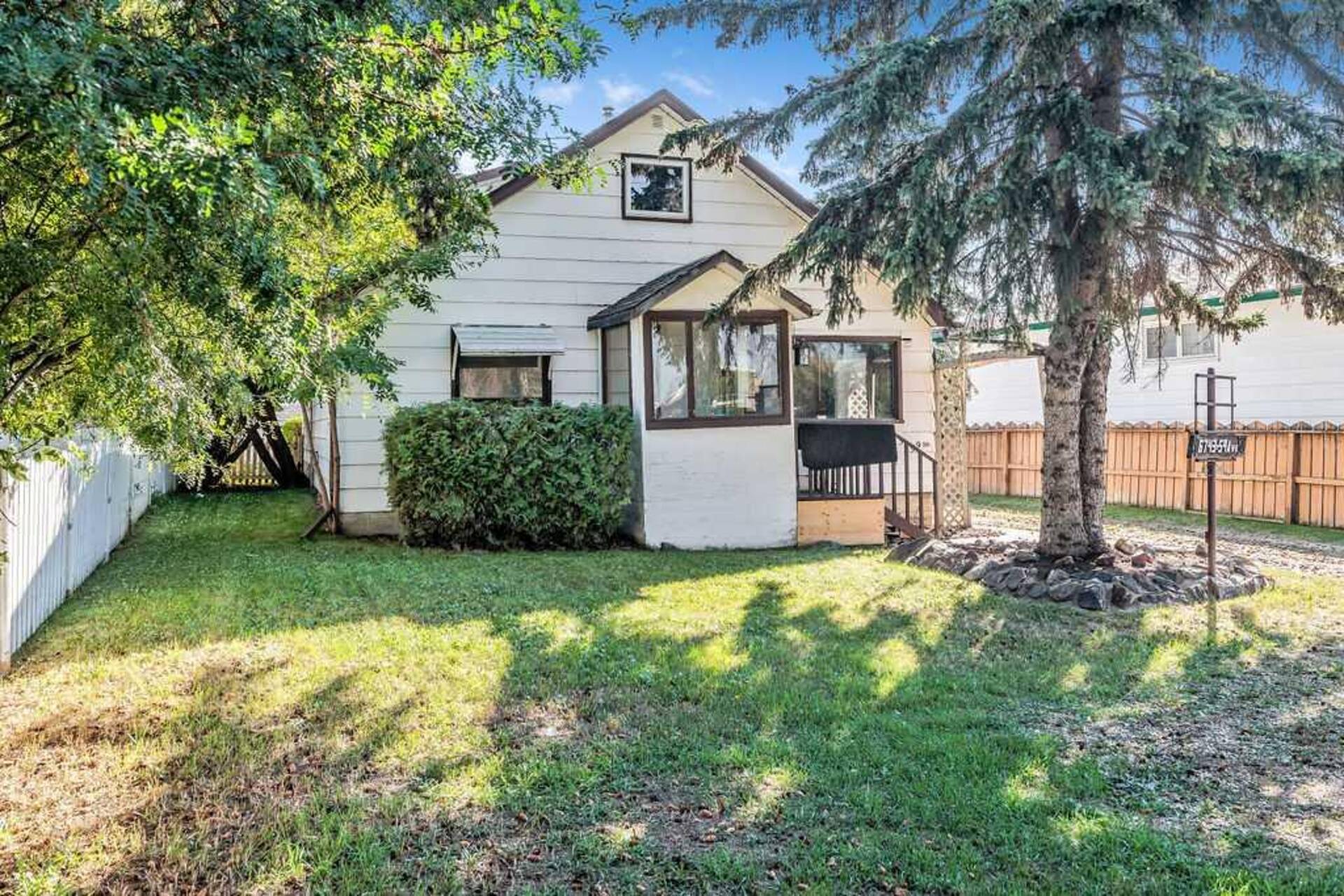 6743 59 Avenue Red Deer