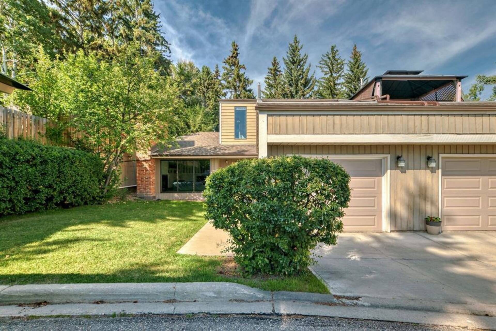 15, 8203 Silver Springs Road NW Calgary