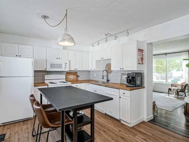 132, 999 Canyon Meadows Drive SW Calgary