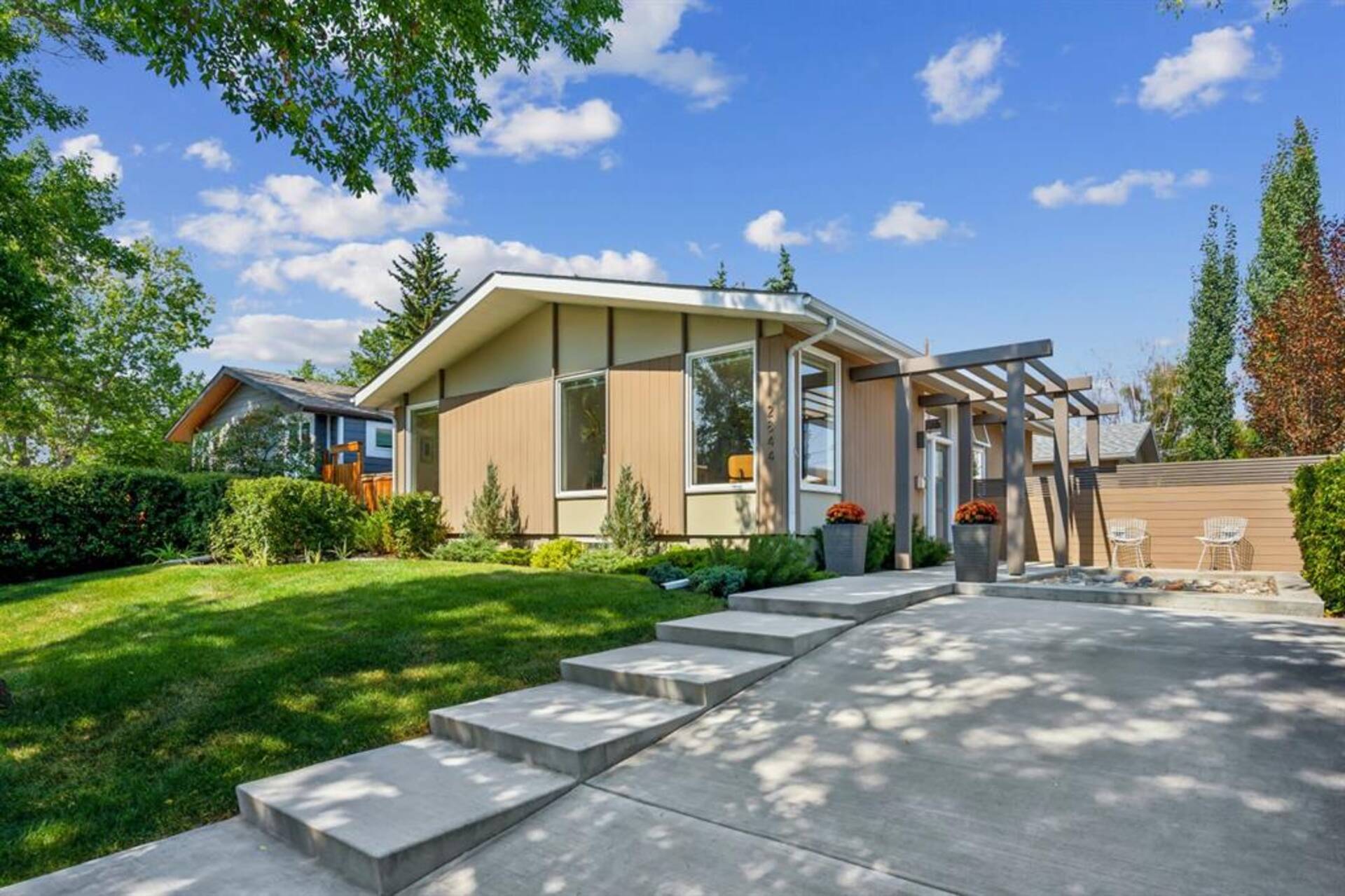 2844 63 Avenue SW Calgary