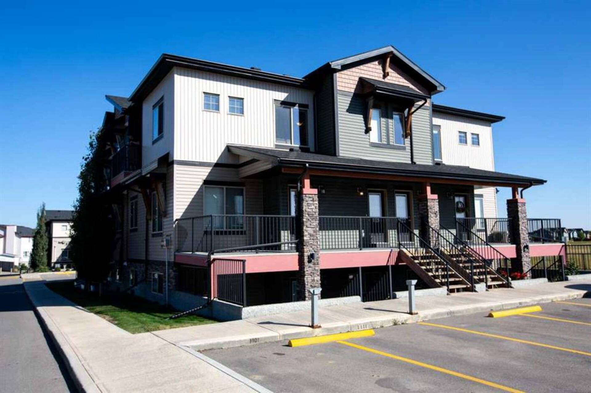 1121, 2461 Baysprings Link SW Airdrie