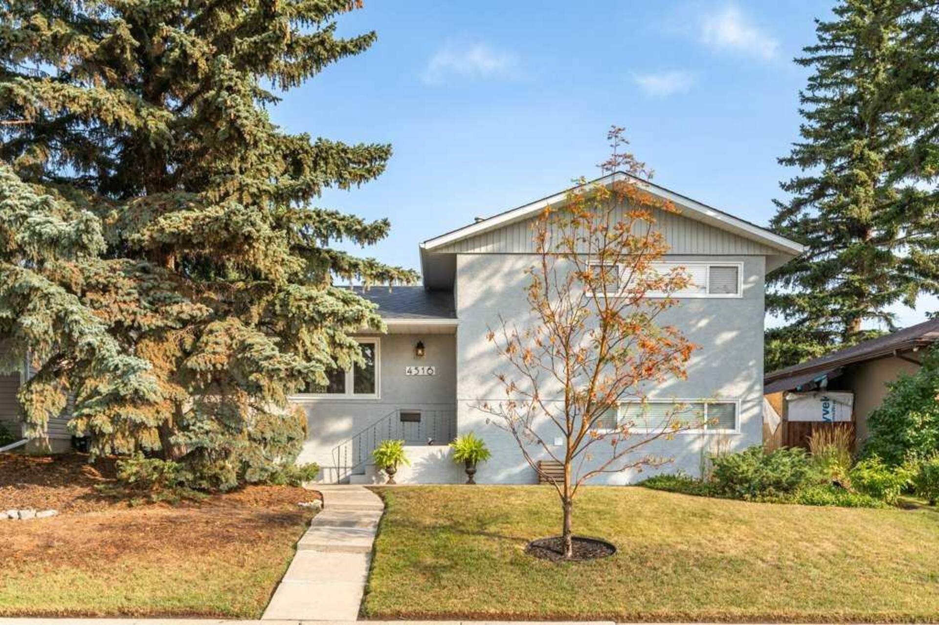 4516 30 Avenue SW Calgary