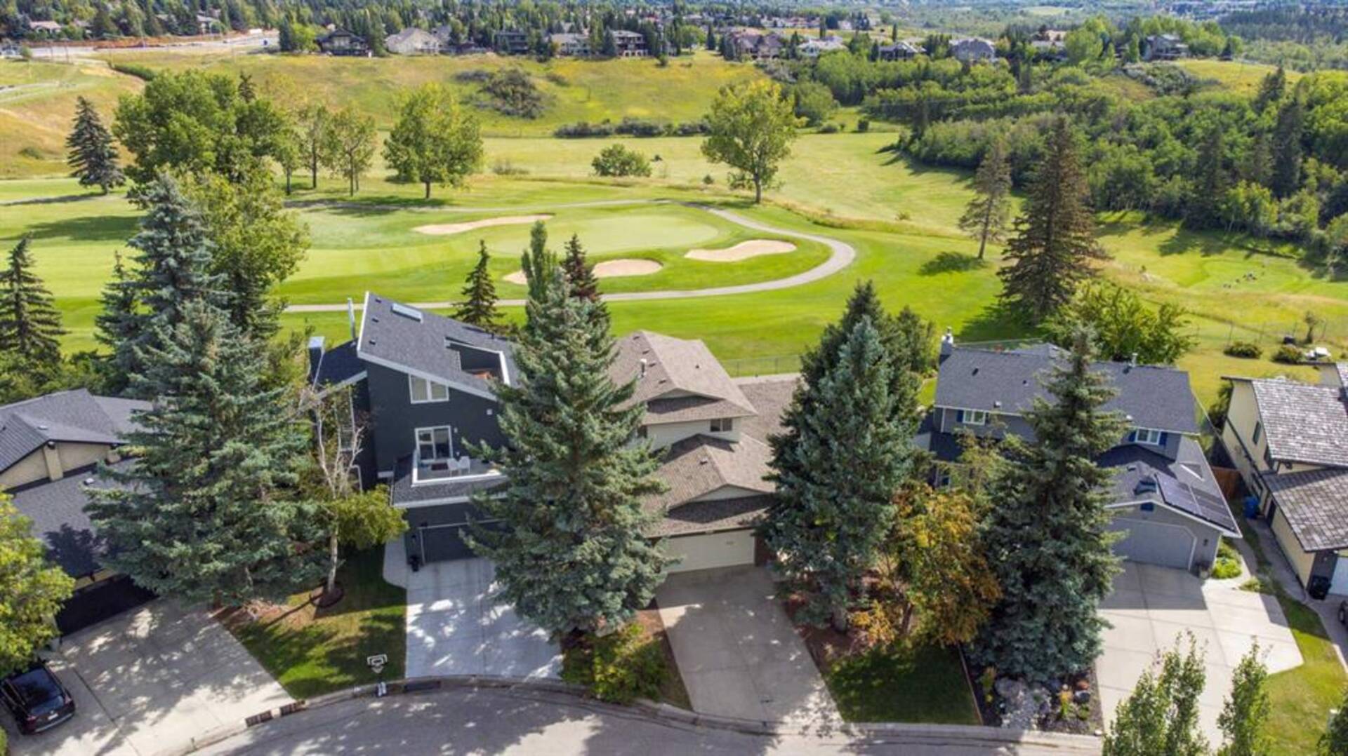 44 Woodgrove Crescent SW Calgary