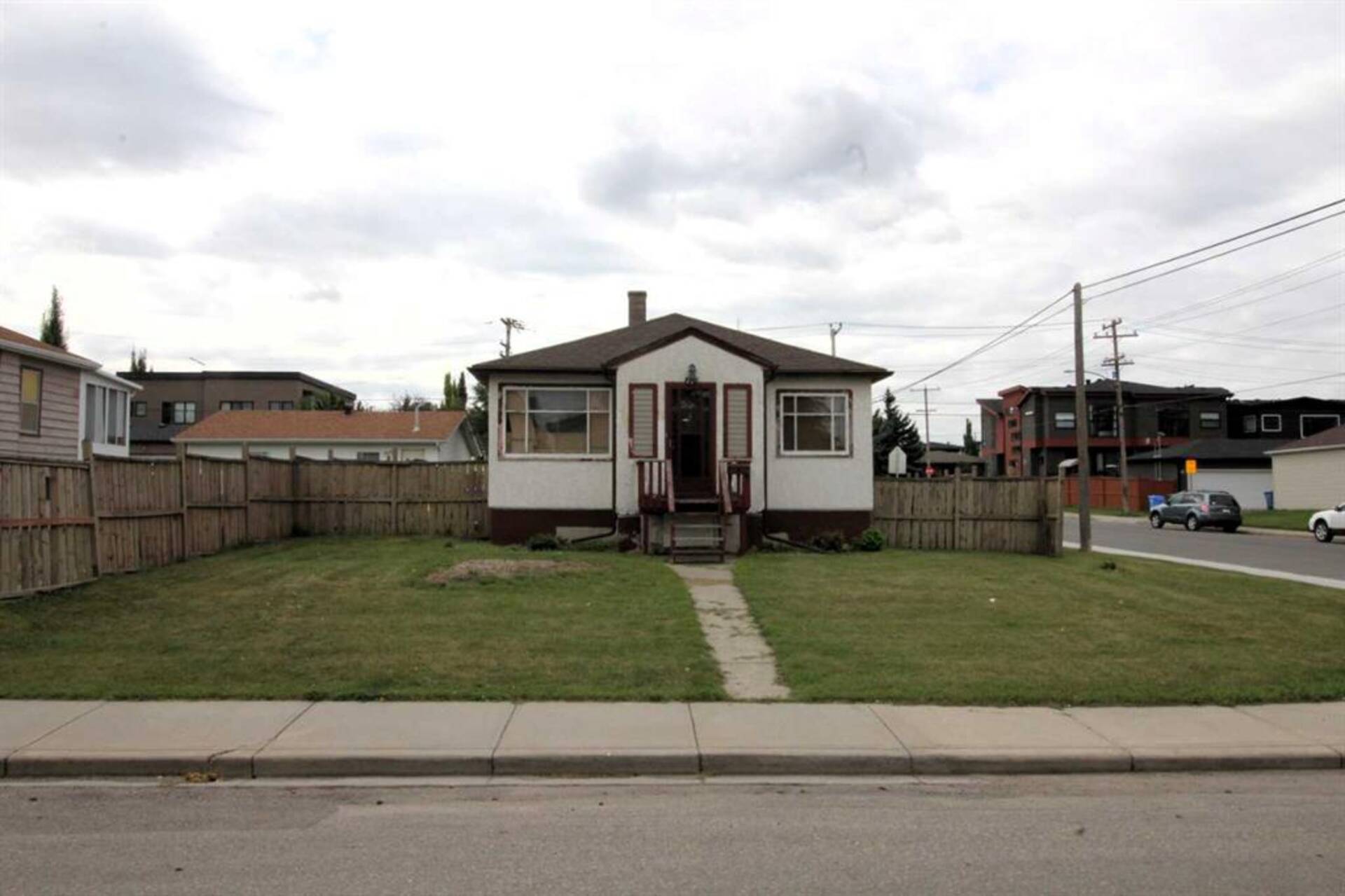 201 28 Avenue NE Calgary