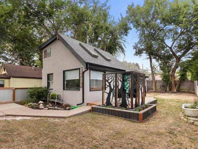 1312 Queen Street SE Medicine Hat