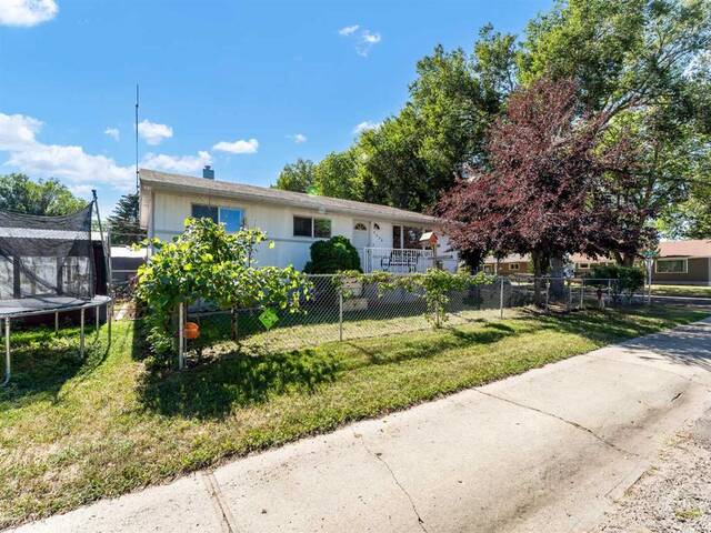 2405 16 Avenue SE Medicine Hat