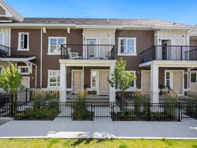 611 Cranbrook Walk SE Calgary