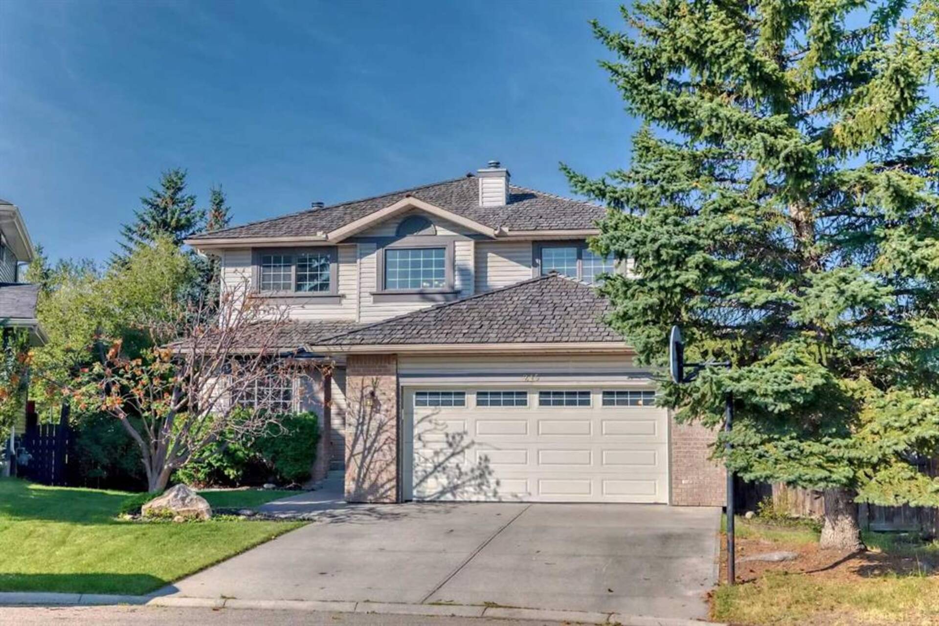 215 Edgebrook Circle NW Calgary