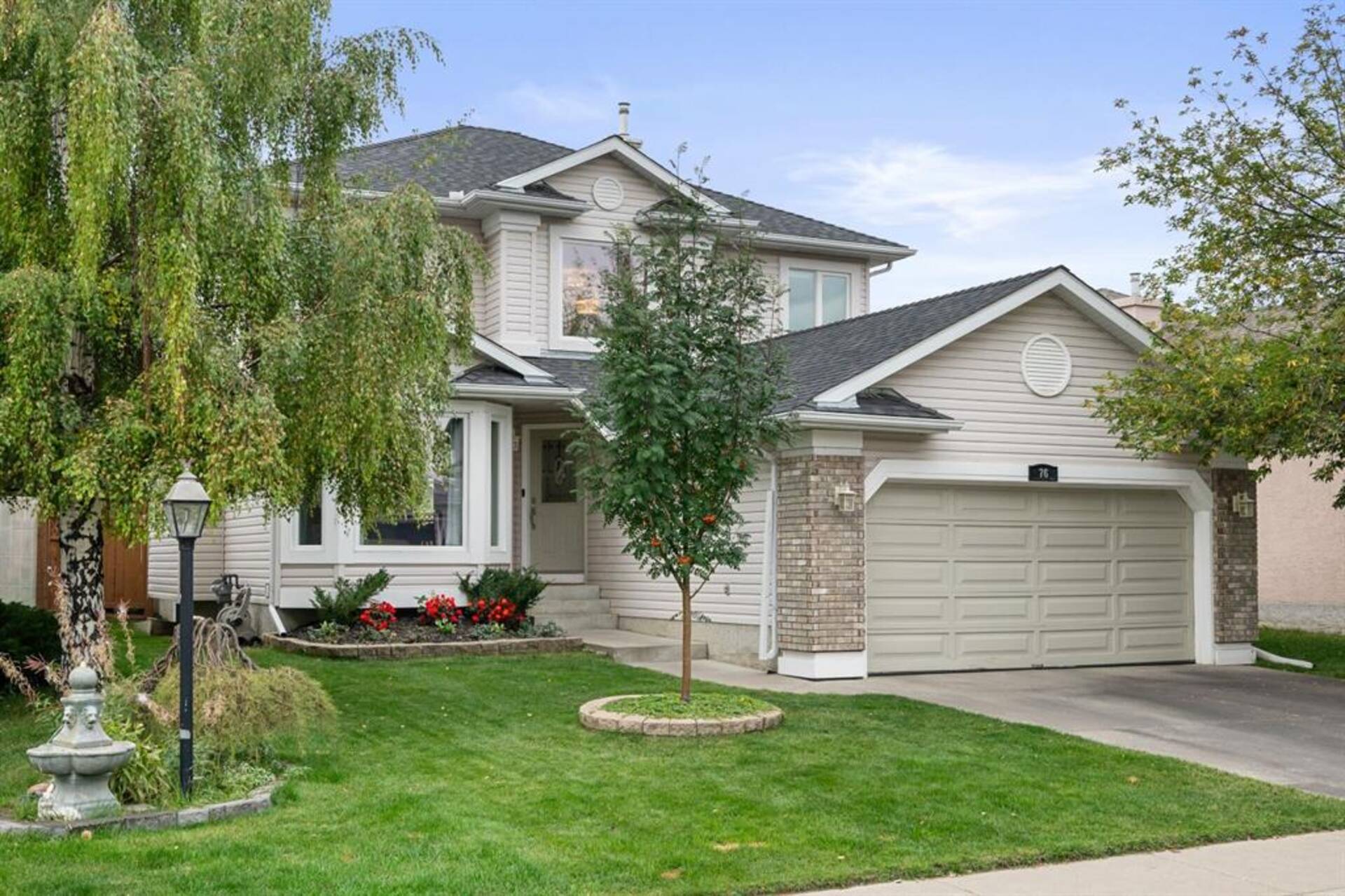 76 Valley Meadow Gardens NW Calgary