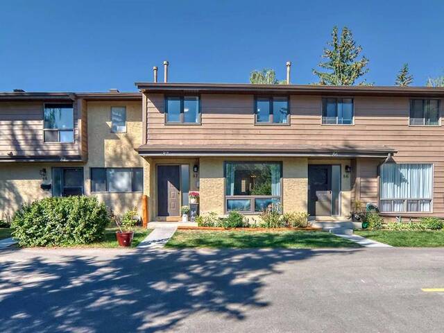 87, 2300 Oakmoor Drive SW Calgary