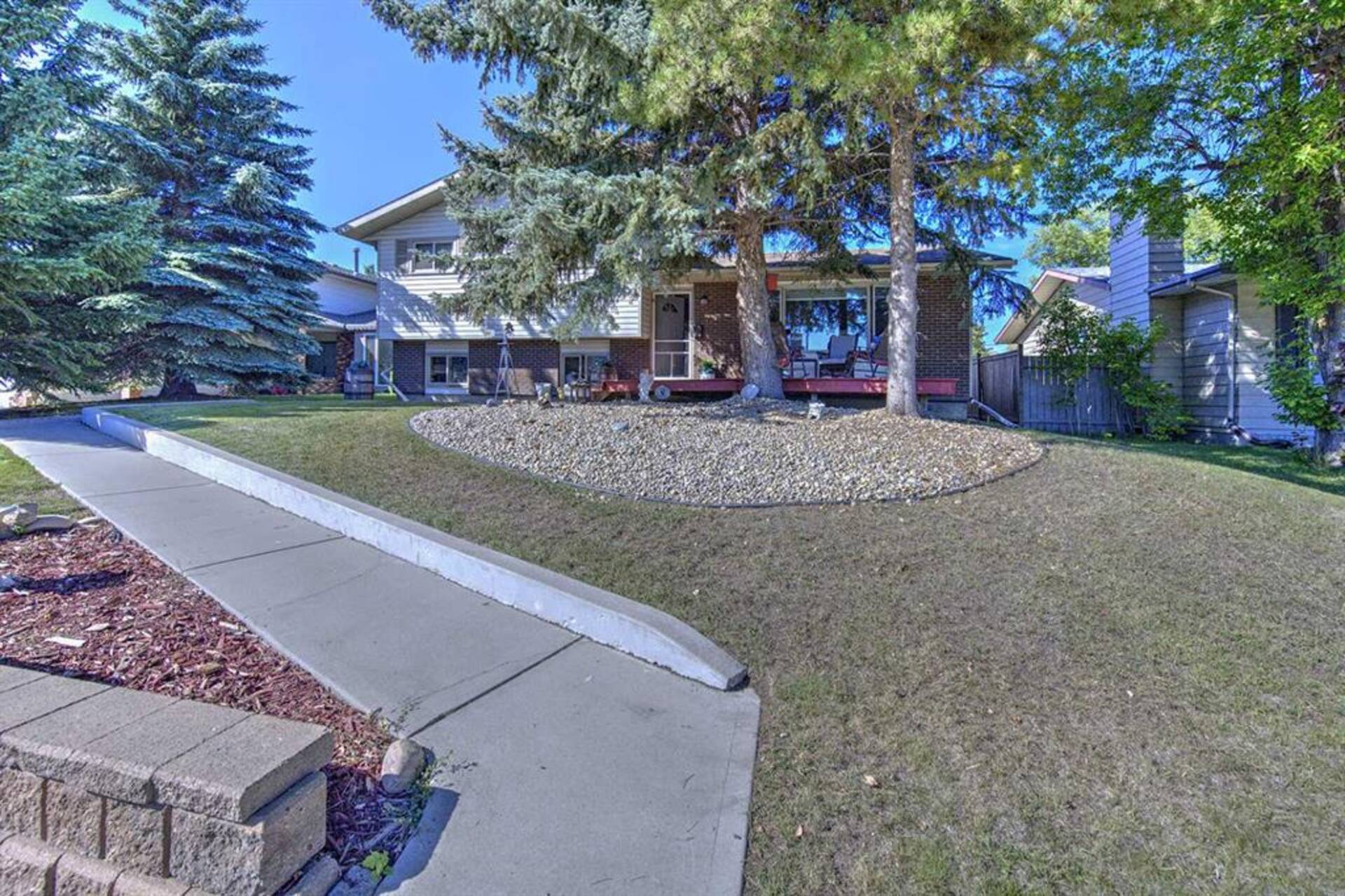 72 Norton Avenue Red Deer