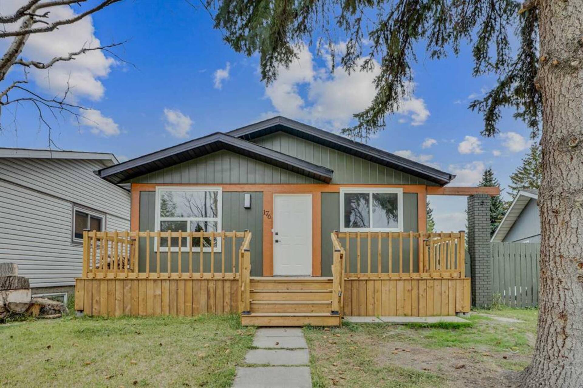 176 Dovely Crescent SE Calgary