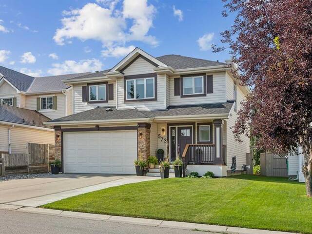 573 Douglas Woods Mews SE Calgary